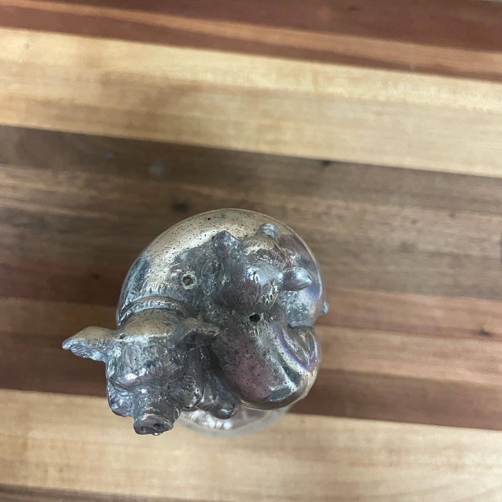 Vintage Pig Figural Salt or Pepper Shaker | Metal Pig Lid & Glass Bottle - Picture 5 of 8